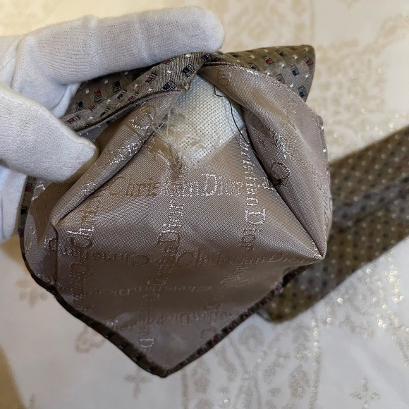 CHRISTIAN DIOR 💯 silk necktie in gray, blue and red - Picture 5 of 6